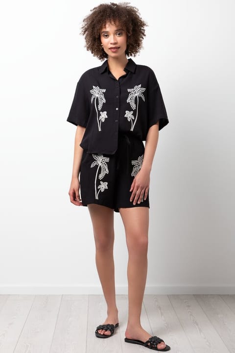Embroidered Shorts Black