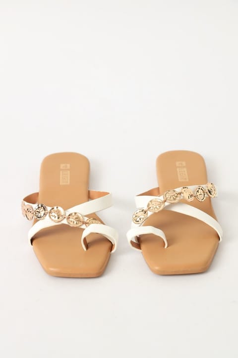 Toe Post Disc Trim Detail Flat Sandal - White