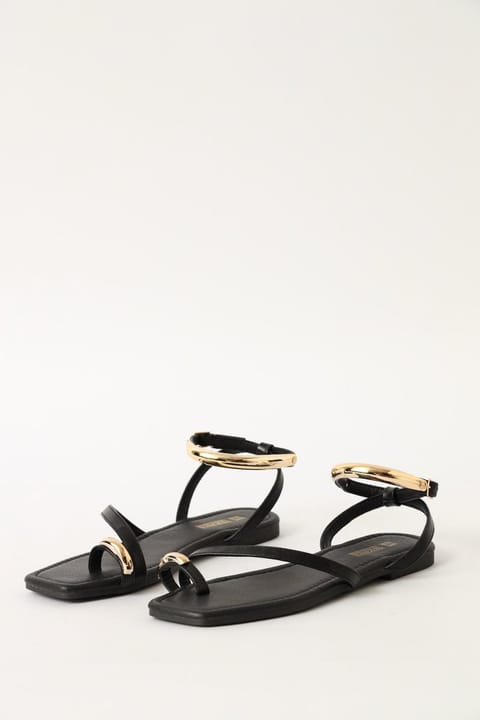 Toe Post Flat Sandal - Black